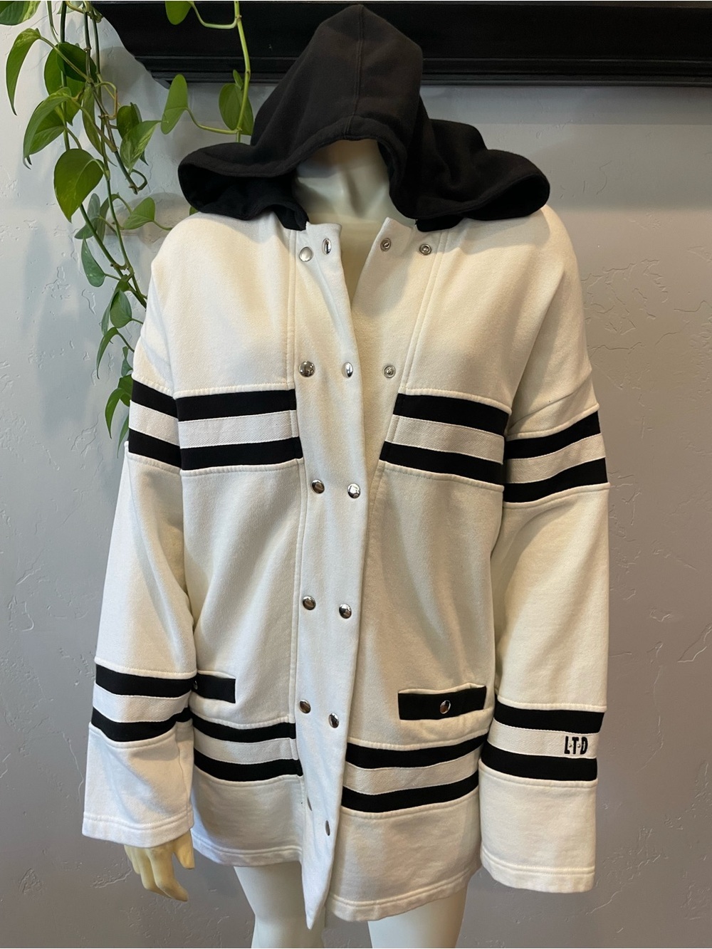 100% cotton black & White Striped Hooded Snap-Front boyfriend sweater Jacket M